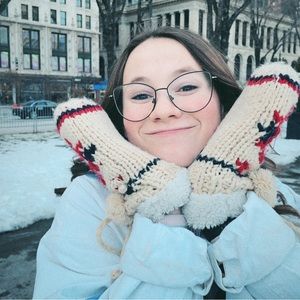 Meet your Posher, Katelyn